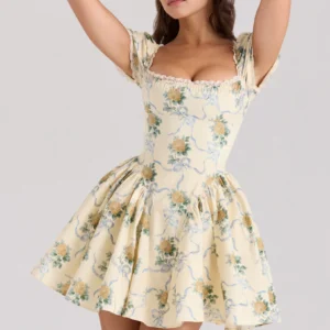 Kurzes Perlenkleid